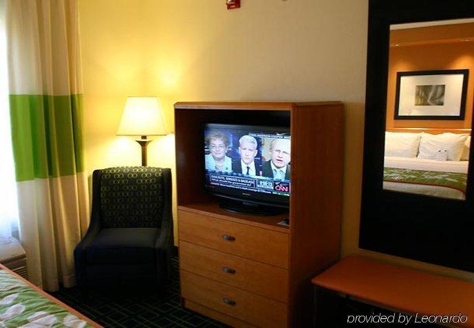 Fairfield Inn & Suites Cleveland Avon Ruang foto